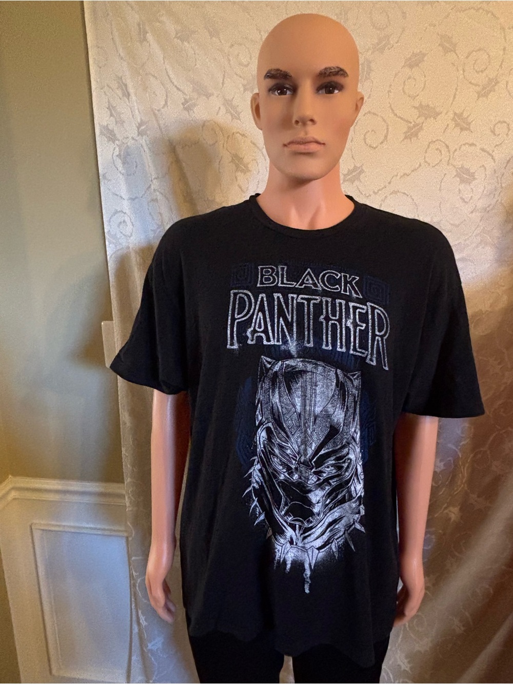 022 Marvel Black Panther 2XL Black T-Shirt (Good Condition)